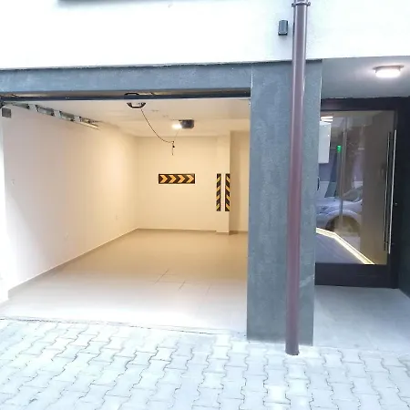 Апартаменты Noris With Garage