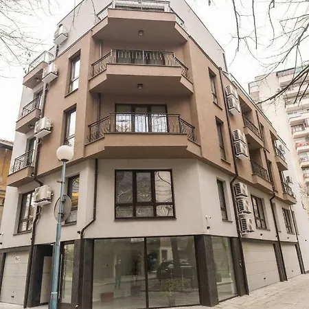 Noris With Garage Апартамент Пловдив