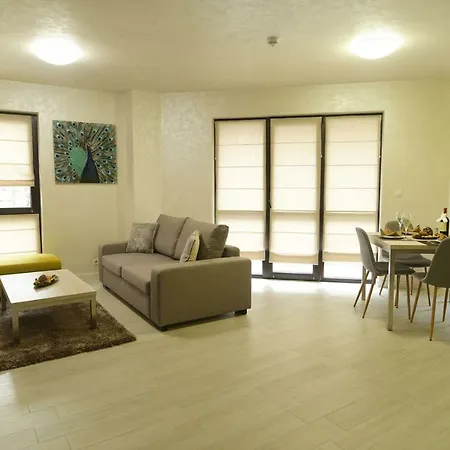 Noris With Garage بلوفديف