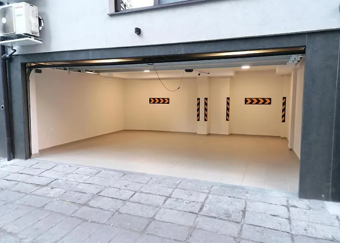 Noris With Garage Апартаменти *