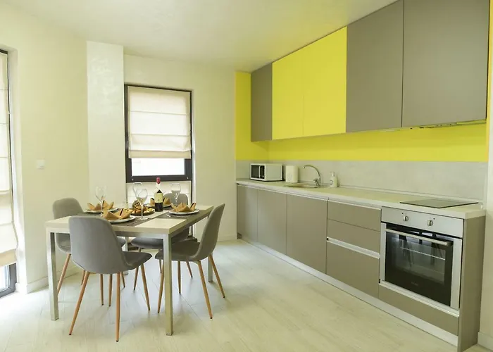 Noris With Garage Апартаменти